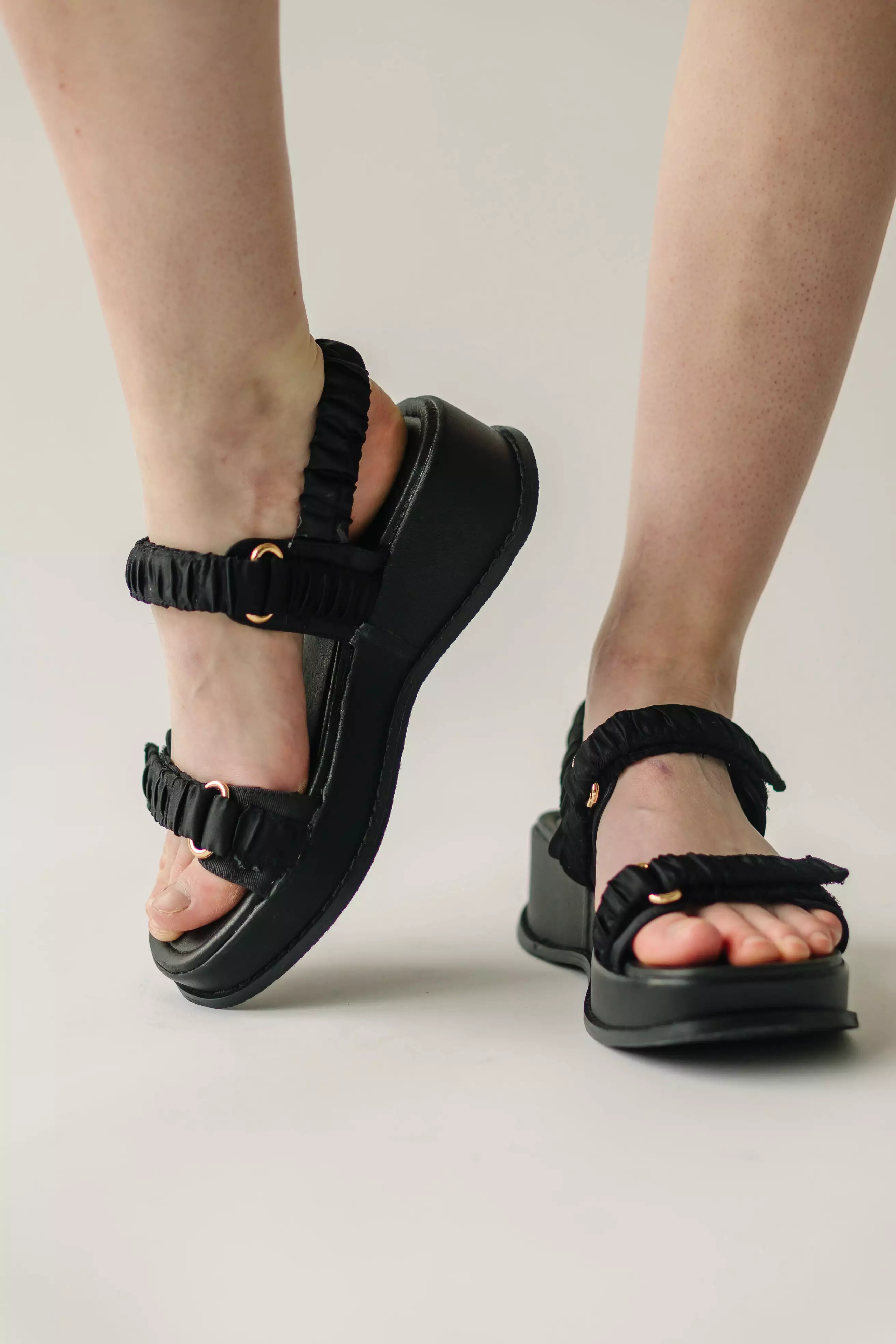 Chinese Laundry Black Cashy Casual Sandal