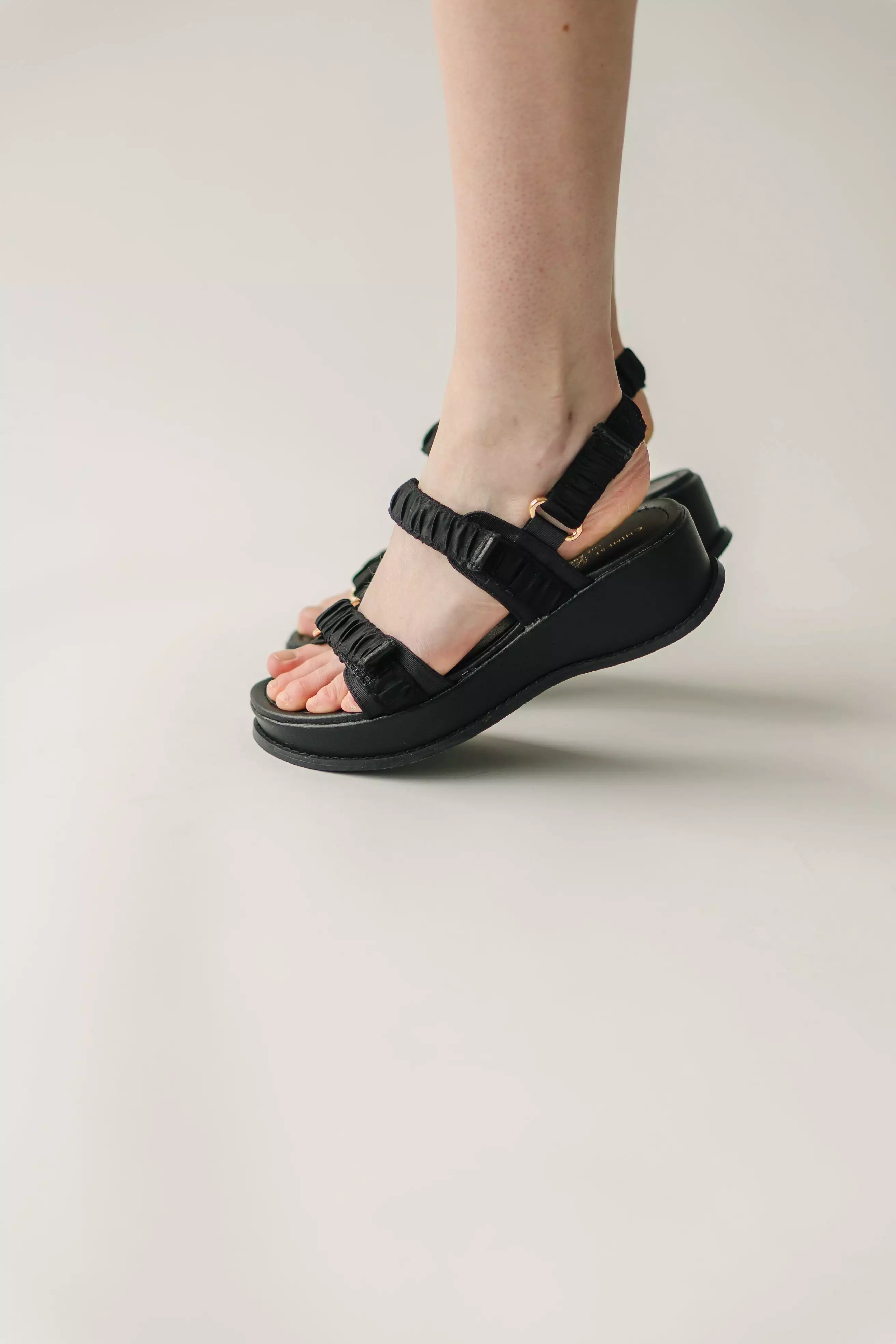 Chinese Laundry Black Cashy Casual Sandal