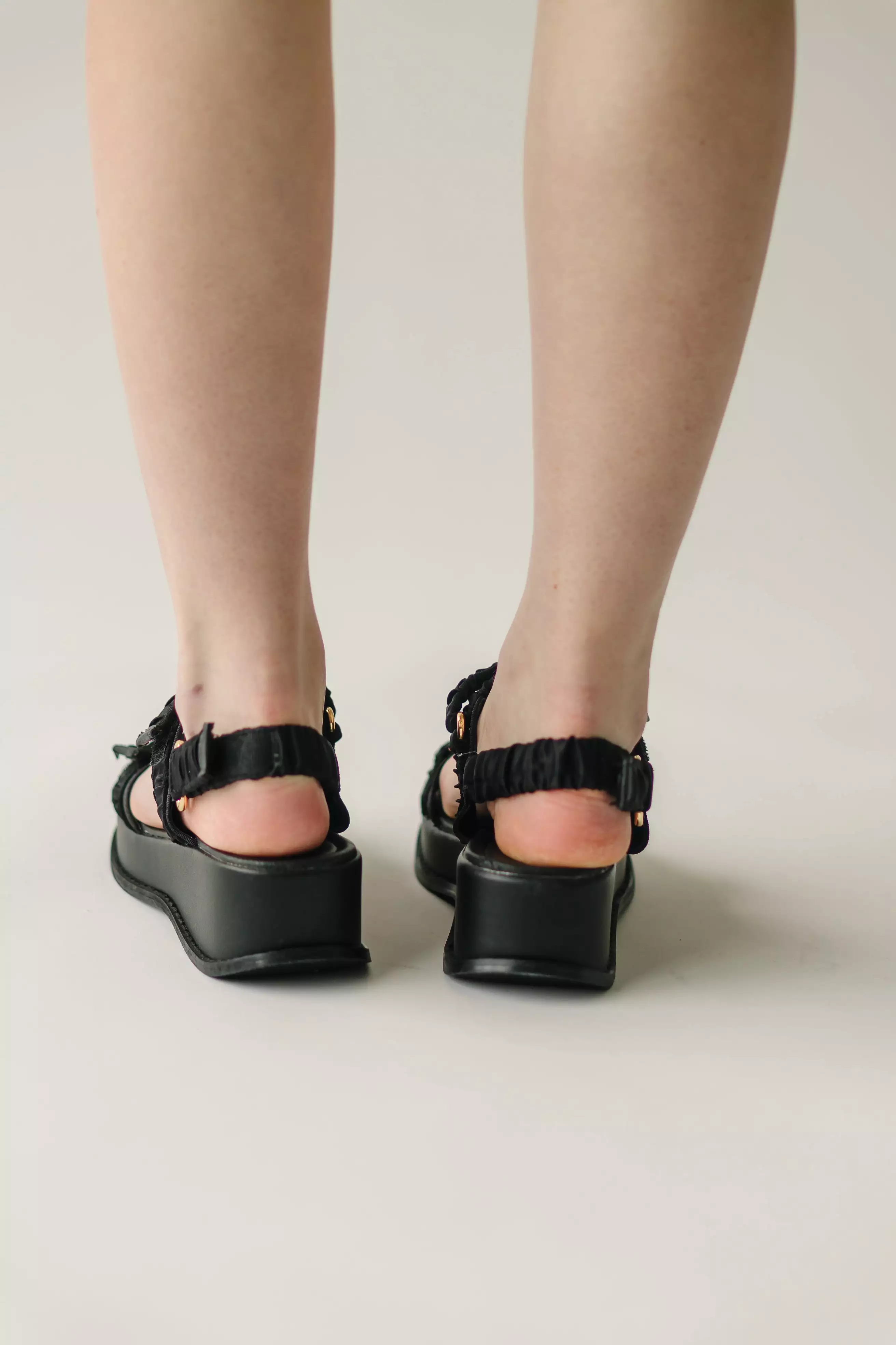 Chinese Laundry Black Cashy Casual Sandal