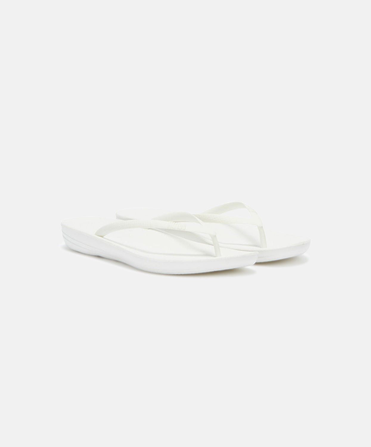 FitFlop iQushion Ergonomic Thongs White