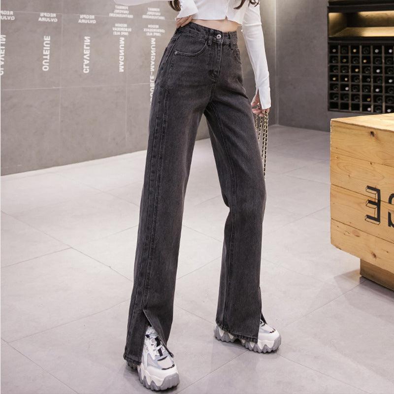 High waist slim fit jeans with a loose and straight leg cut