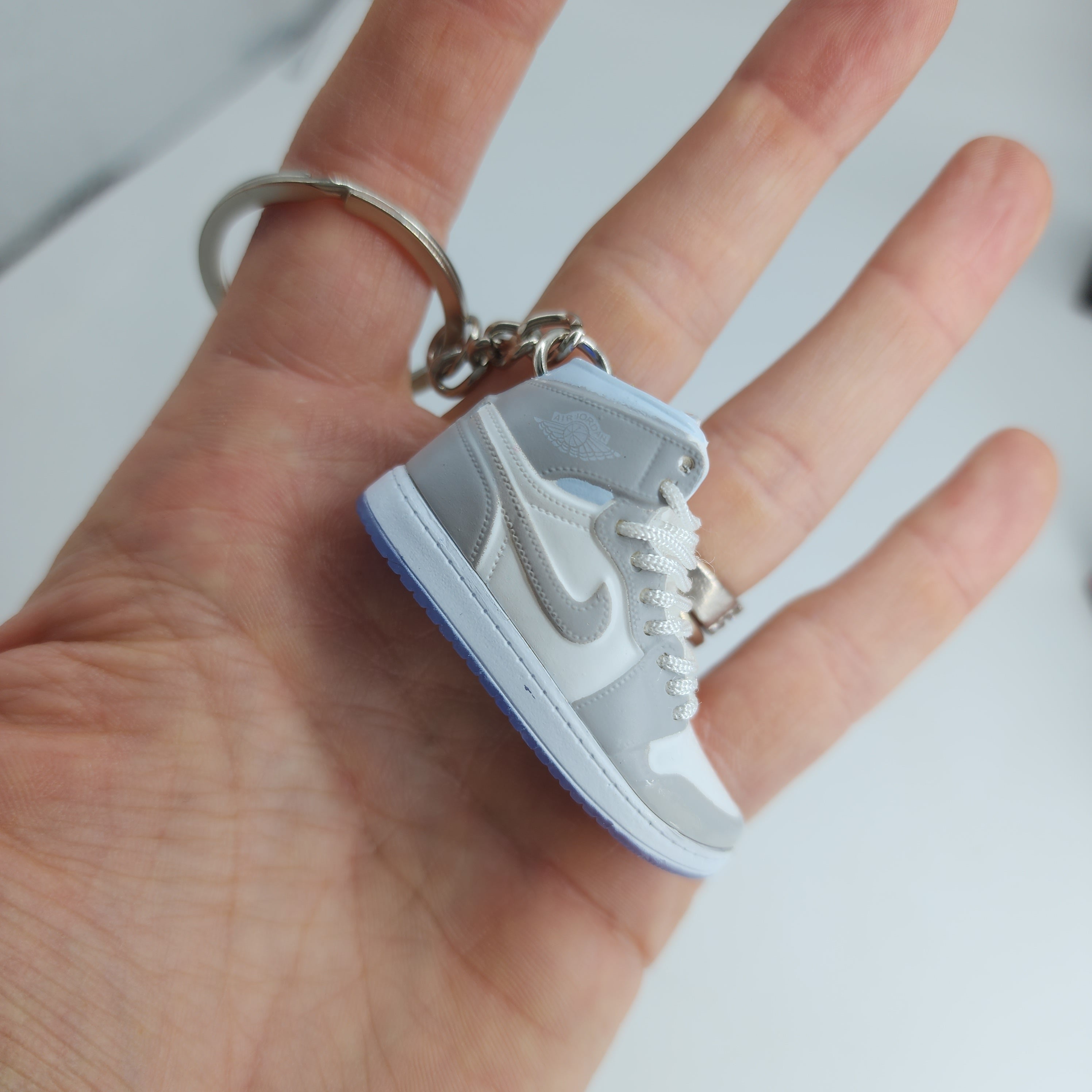 Mini Sneaker Keychain - Air Jordan 1 (White/ Grey)