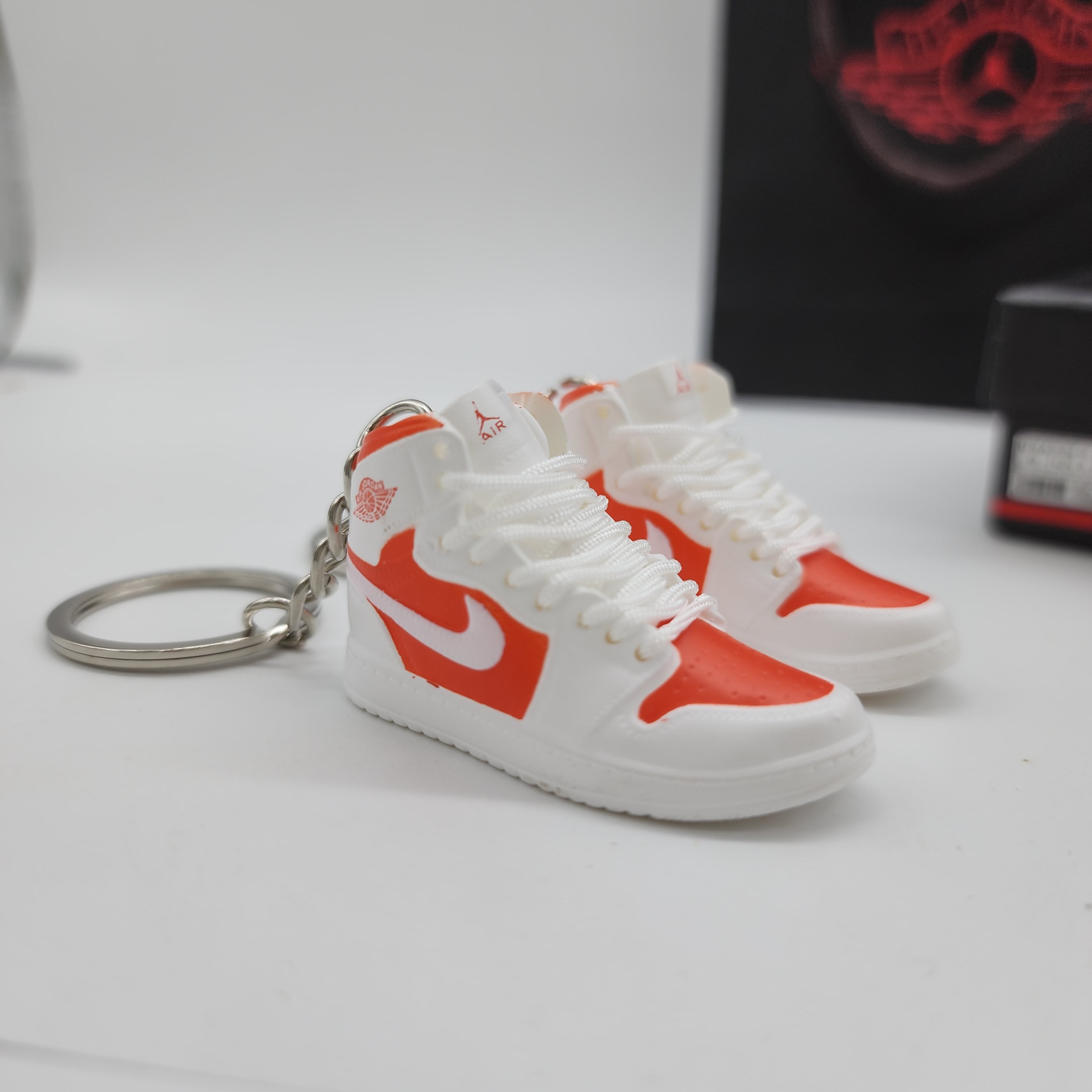 Mini Sneaker Keychain - Air Jordan 1 (White/Orange)