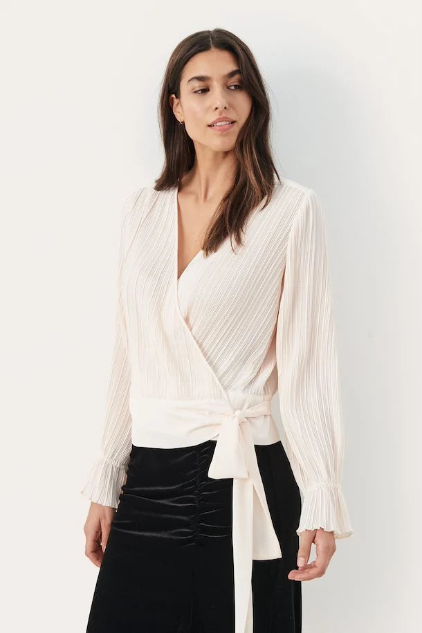 Shop the trendy Part Two Danine Blouse for the latest fashion updates