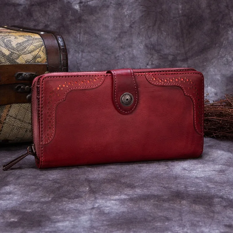 Vintage Women's Leather Wallets with Large Capacity - Long Zipper Card Holder Purses made of Cowhide Leather.