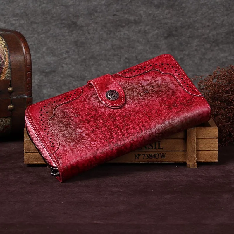 Vintage Women's Leather Wallets with Large Capacity - Long Zipper Card Holder Purses made of Cowhide Leather.