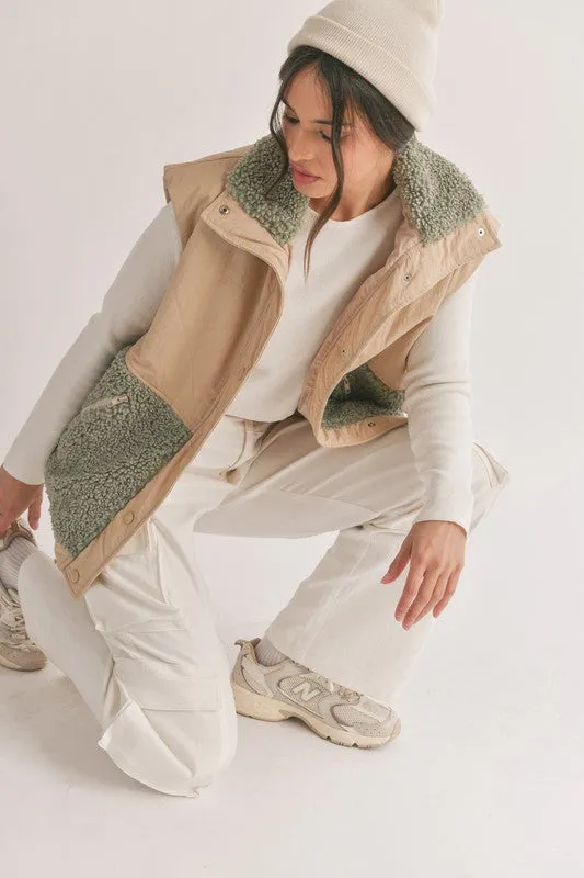 Wind Breaker Vest With Contrast Fur